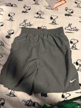 Youth boys Size M Dark Grey Nike Athletic Shorts-like new